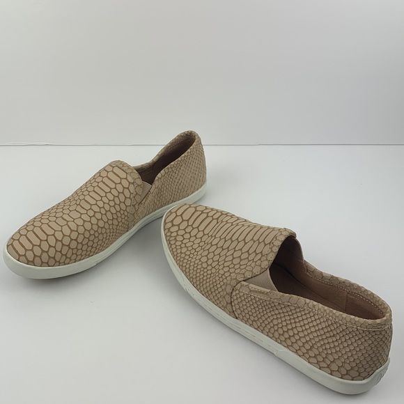 Joie tan reptile pattern slip on sneakers size 37 (5.5 see cov chart ) - Picture 3 of 12